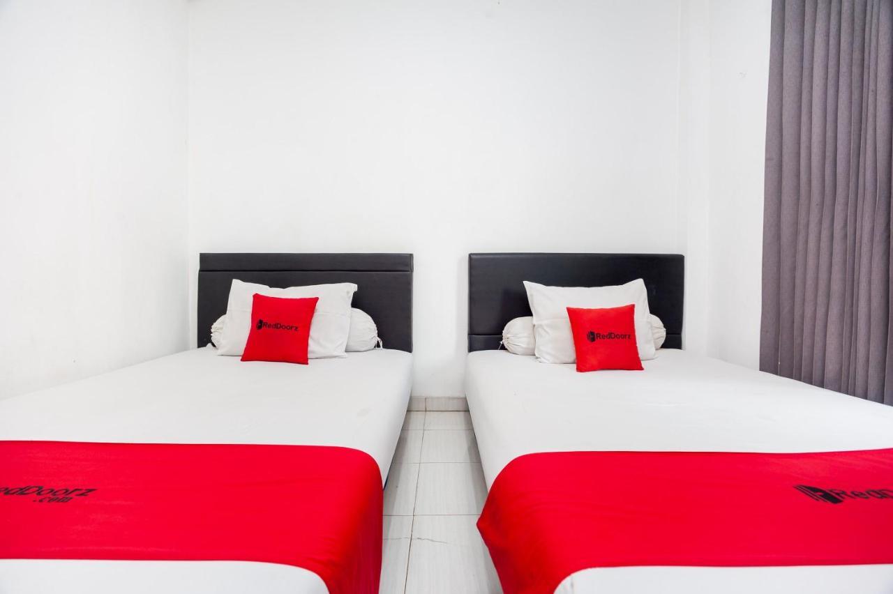 Reddoorz Syariah Near Grand Galaxy Park Hotel Ceger Luaran gambar