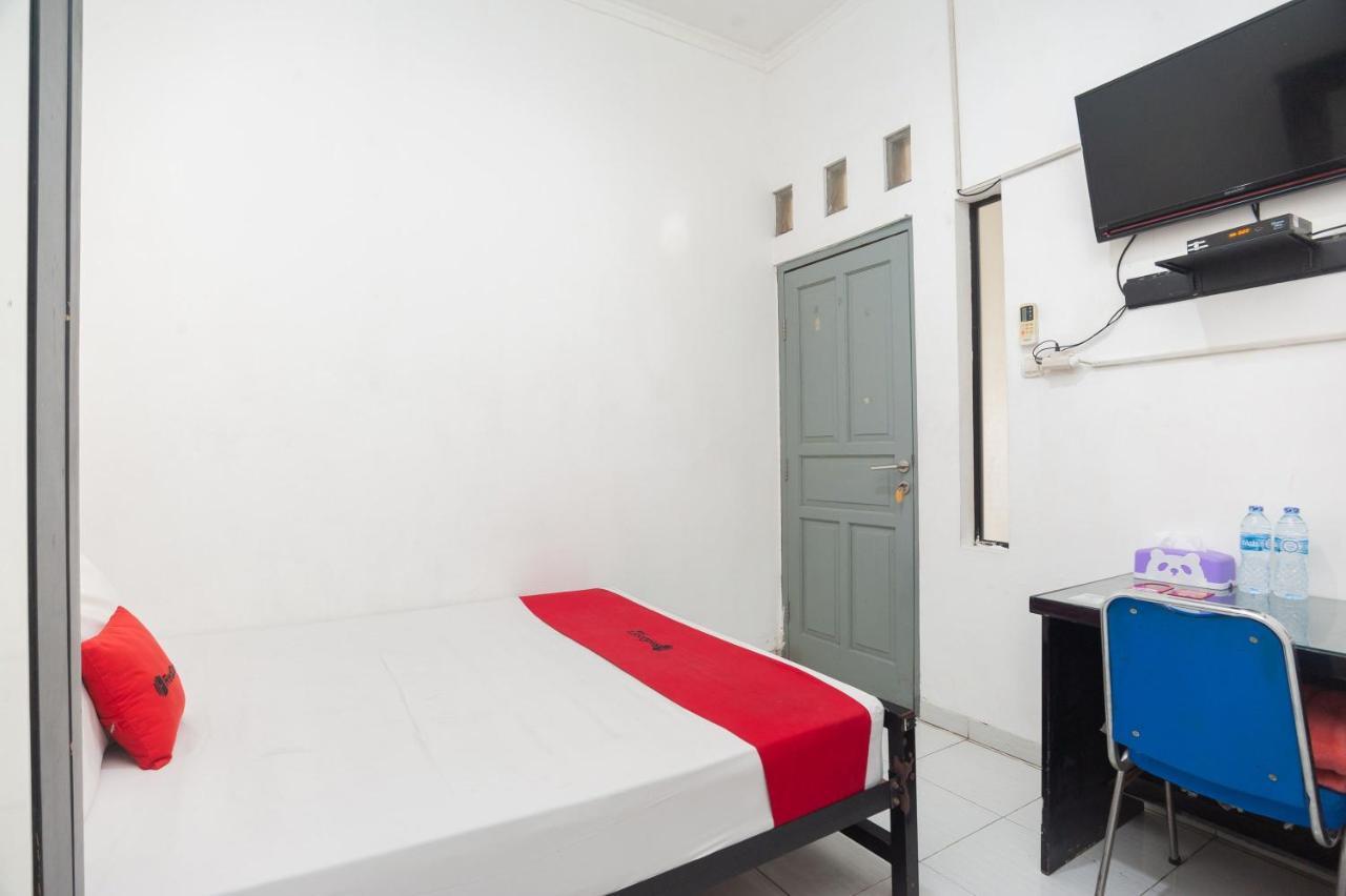 Reddoorz Syariah Near Grand Galaxy Park Hotel Ceger Luaran gambar