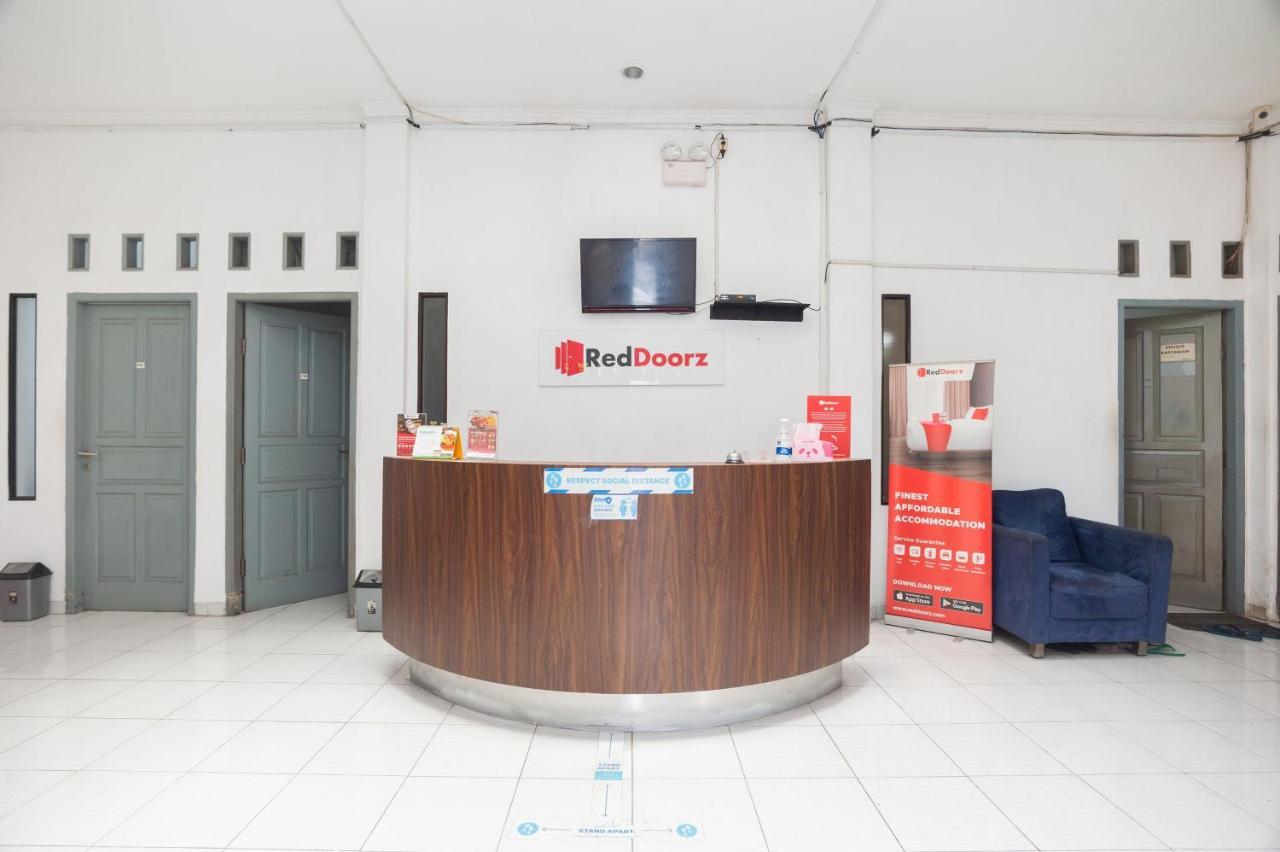 Reddoorz Syariah Near Grand Galaxy Park Hotel Ceger Luaran gambar