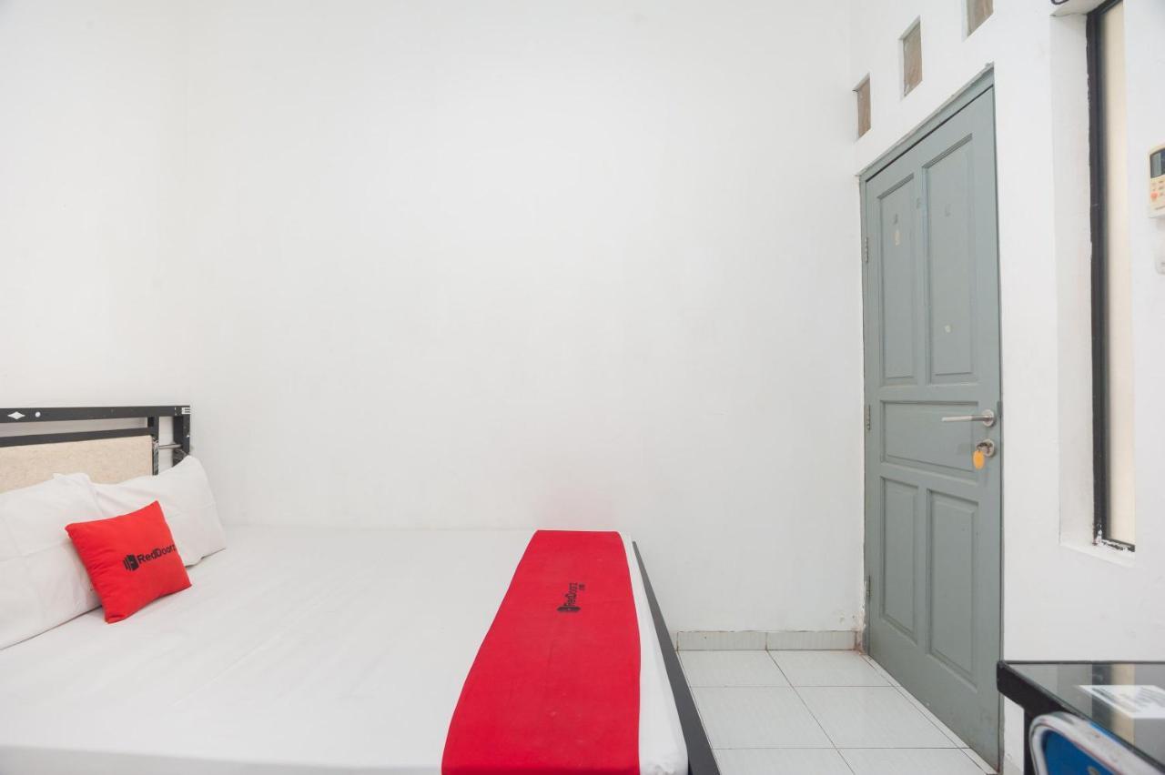 Reddoorz Syariah Near Grand Galaxy Park Hotel Ceger Luaran gambar