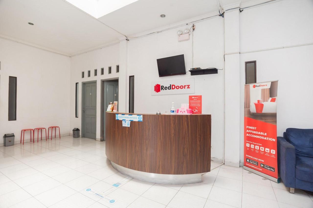 Reddoorz Syariah Near Grand Galaxy Park Hotel Ceger Luaran gambar