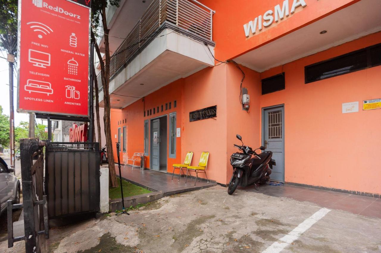 Reddoorz Syariah Near Grand Galaxy Park Hotel Ceger Luaran gambar