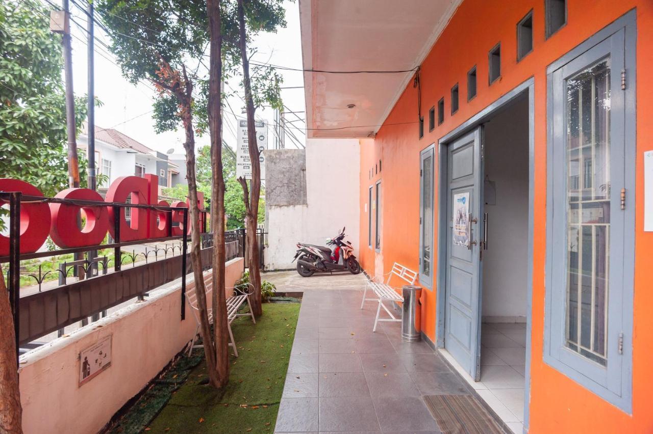 Reddoorz Syariah Near Grand Galaxy Park Hotel Ceger Luaran gambar