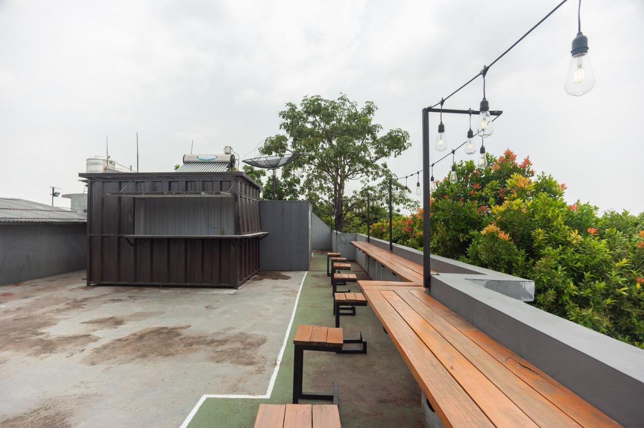 Reddoorz Syariah Near Grand Galaxy Park Hotel Ceger Luaran gambar