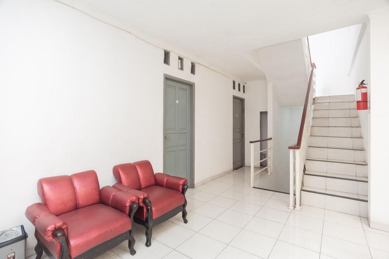 Reddoorz Syariah Near Grand Galaxy Park Hotel Ceger Luaran gambar